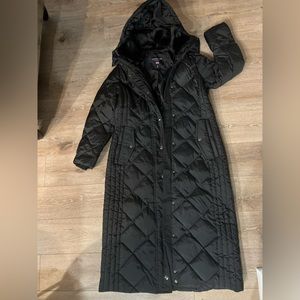 Women's TOWER by London Fog•Hooded Quilted Puffer Down Maxi Coat